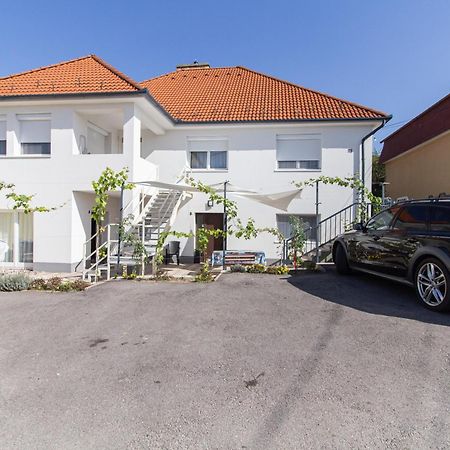 Deli Terasz A Apartman Free Parking, Self-Check-In Anytime Győr Buitenkant foto