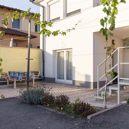 Deli Terasz A Apartman Free Parking, Self-Check-In Anytime Győr Buitenkant foto