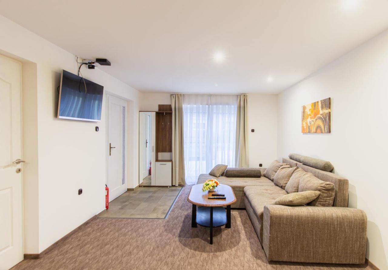 Deli Terasz A Apartman Free Parking, Self-Check-In Anytime Győr Buitenkant foto