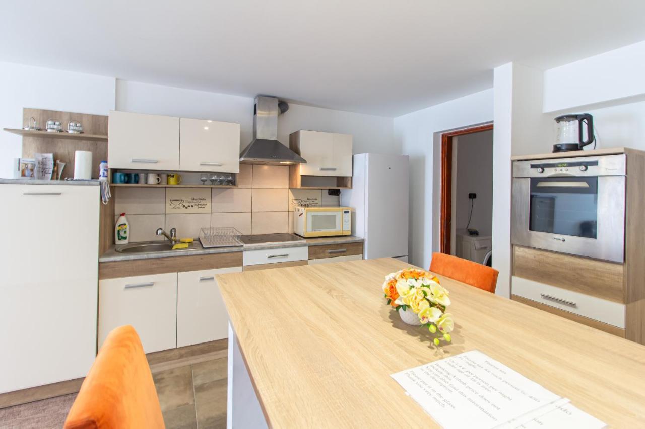 Deli Terasz A Apartman Free Parking, Self-Check-In Anytime Győr Buitenkant foto