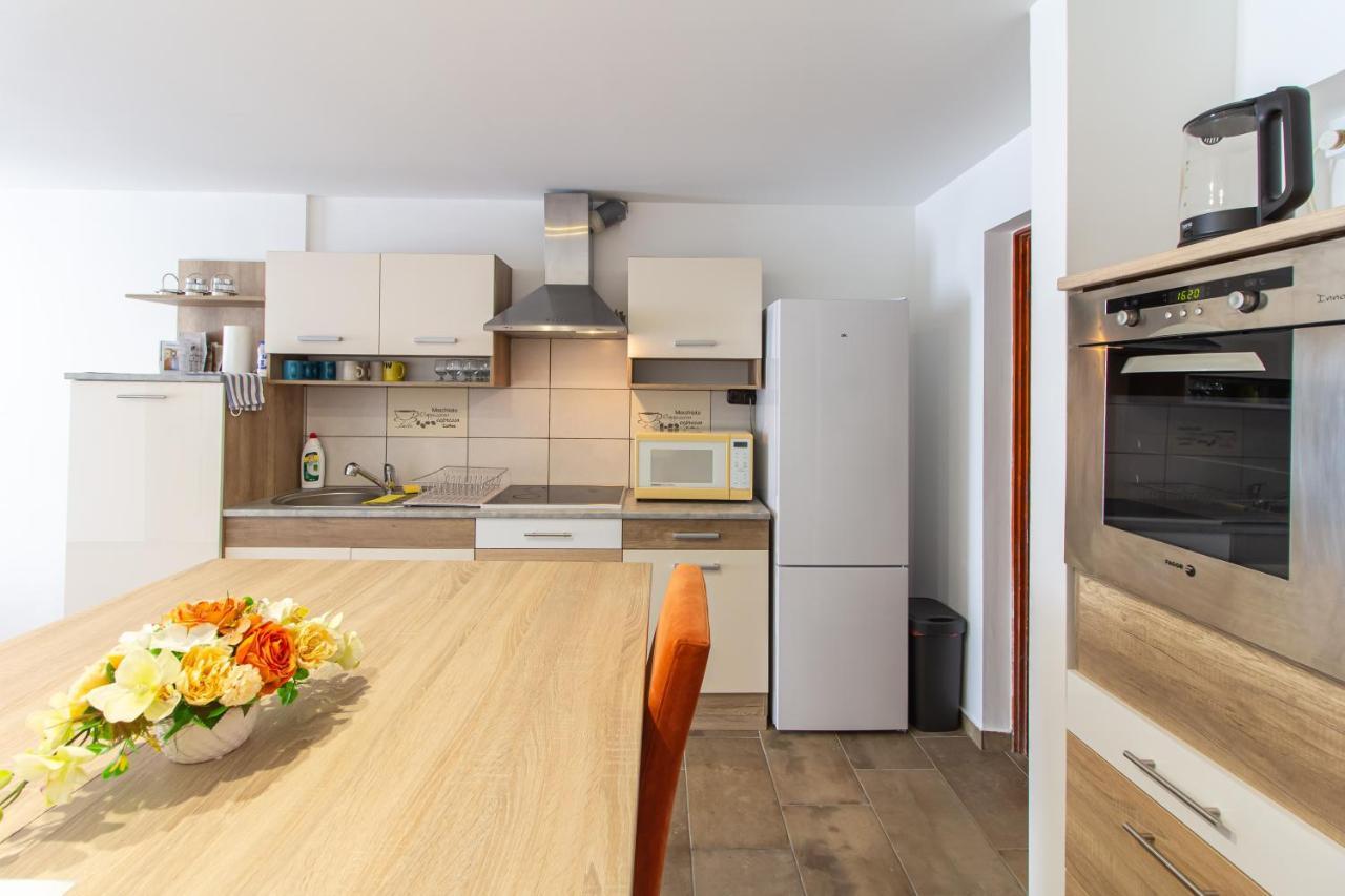 Deli Terasz A Apartman Free Parking, Self-Check-In Anytime Győr Buitenkant foto