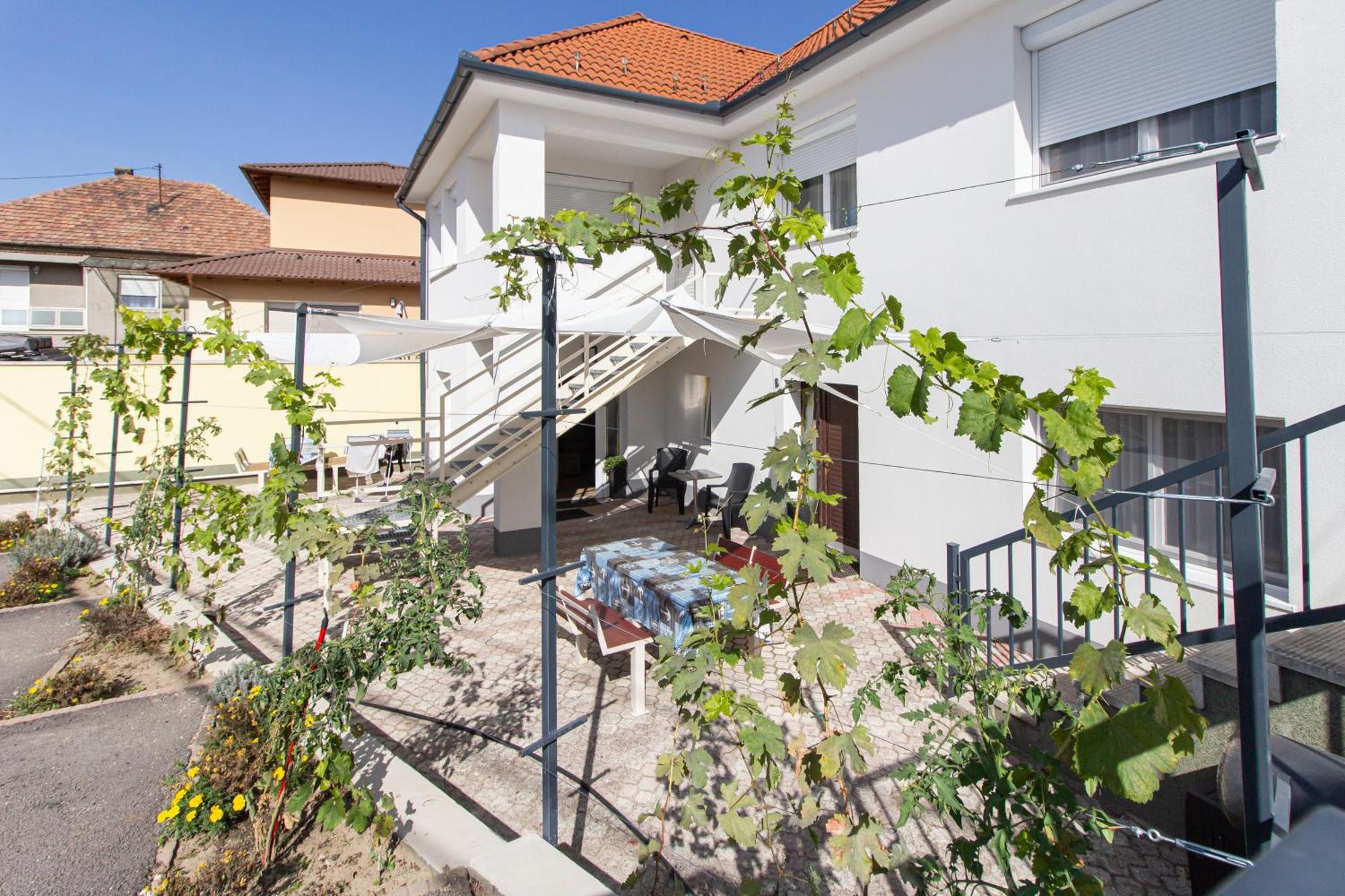 Deli Terasz A Apartman Free Parking, Self-Check-In Anytime Győr Buitenkant foto